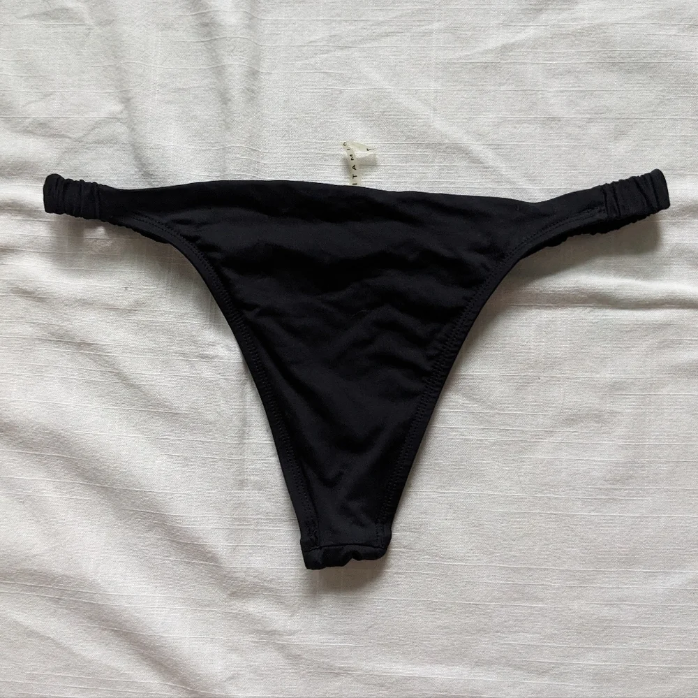 Vitamin A Lennon Bikini Set - Picture 6 of 7